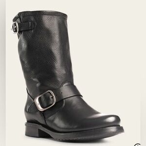 FRYE: VERONICA SHORT size 6 MOTO boot